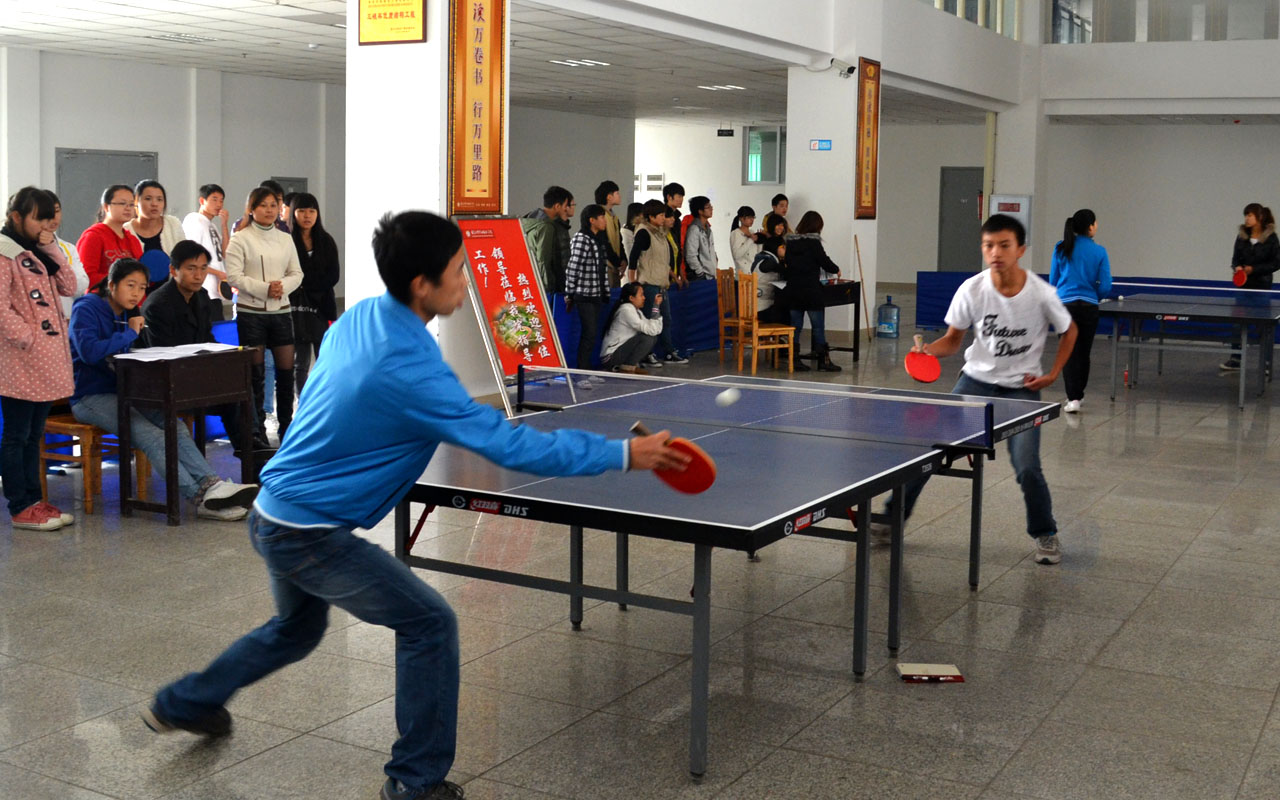 青春激情展风采 运动赛场显风流——学院2012年秋季球类运动会揭开序幕